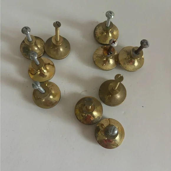 Lot of 10  Metal and ceramic drawer/cabinet pulls gold lighthouse - Picture 5 of 5